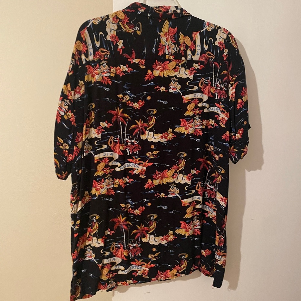 PacSun Black Halloween Tropical Print Shirt - Picture 3 of 3